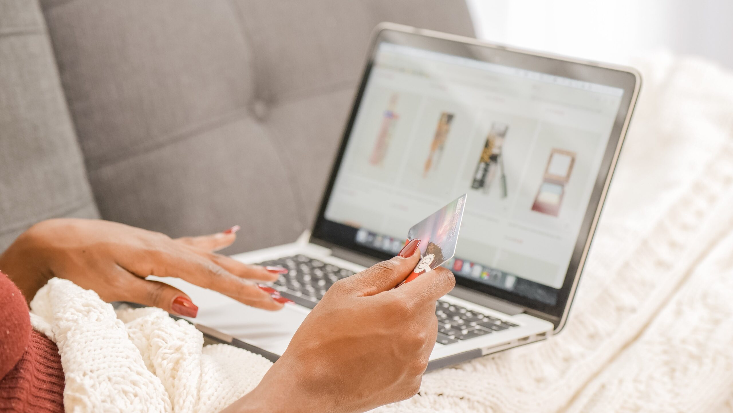What’s the difference between a charge card and a business credit card?
