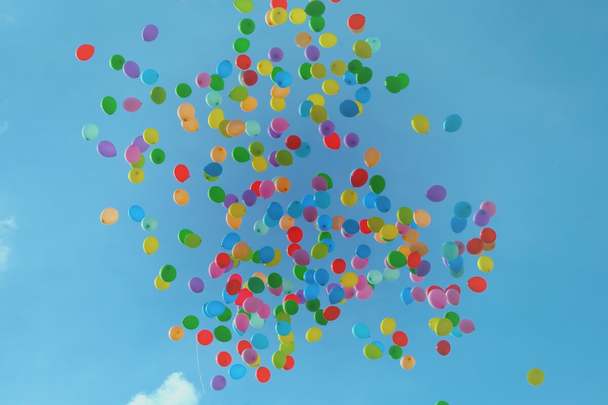 Balloons floating away - 4 Reasons Small Businesses Should Migrate to the Cloud